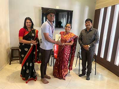 Honored Welcome Padmaja Tiwale Madam(Hon Secreatry Bal Kalyan Sankul)